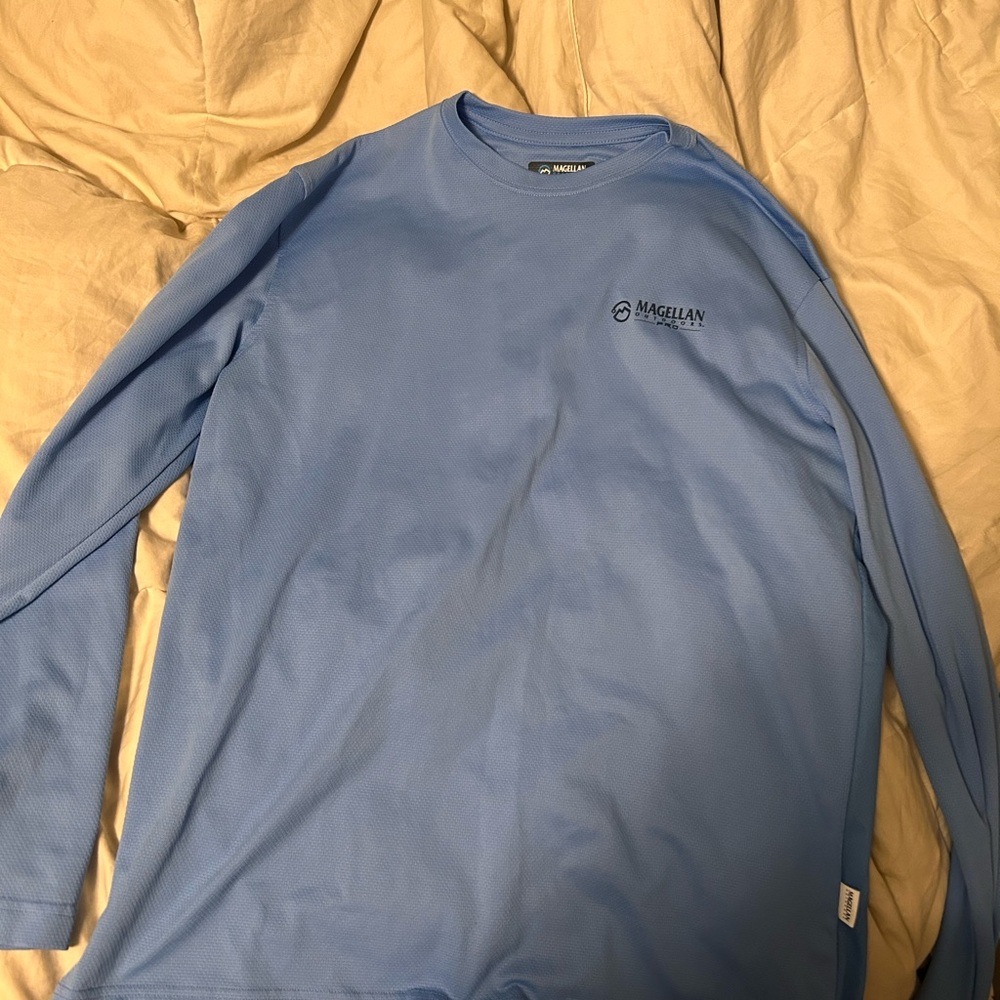 Magellan Outdoors Light Blue Long Sleeve Tee